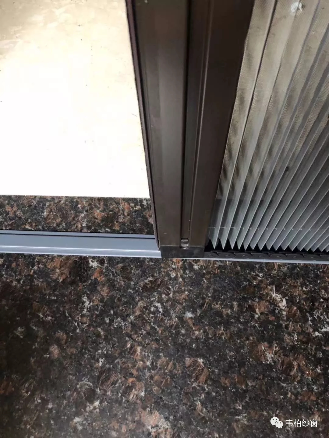 韋柏?zé)o軌紗門